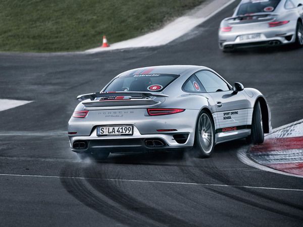 Garage de Bellevaux - Centre Service Porsche Neuchâtel - Porsche Driving Experience